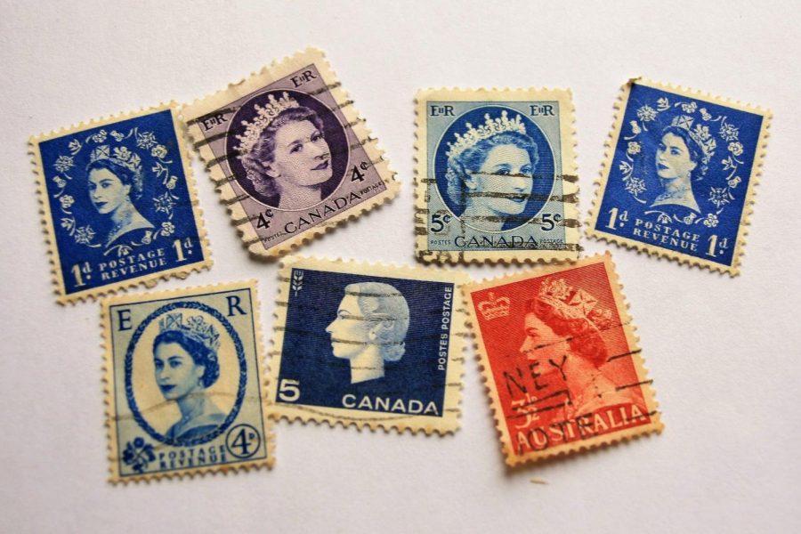 Queen+Elizabeth+II+has+been+depicted+on+British+postal+stamps+and+currency+since+her+early+adulthood.+