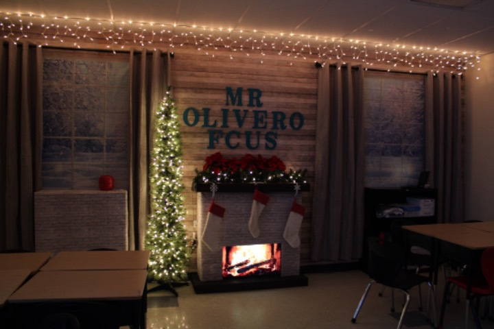 Teacher Mr.Olivero’s Christmas decorations in his class.